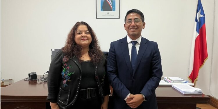 HUMO BLANCO: PRESENTARON A LA NUEVA SEREMI DE LAS CULTURAS DE ARICA Y PARINACOTA
