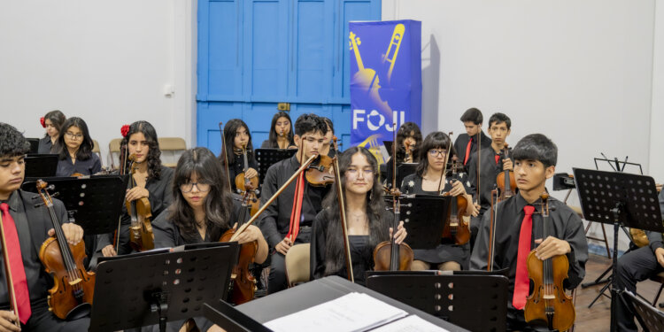 Jóvenes músicos de FOJI presentan concierto sinfónico sobre danzas del mundo