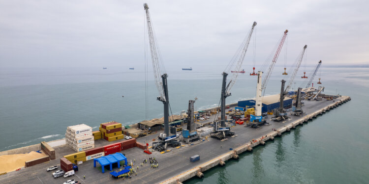 Nueva Grúa Puerto de Arica da un Paso Más a la Eficiencia