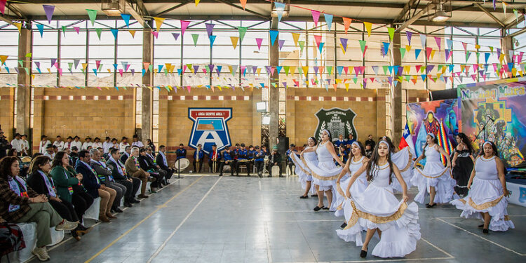 Internos del penal de Arica celebran el Machaq Mara con música cultura y tradición