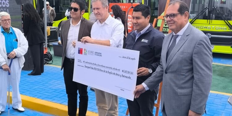 Arica hace historia con la llegada de la primera flota de buses eléctricos RED