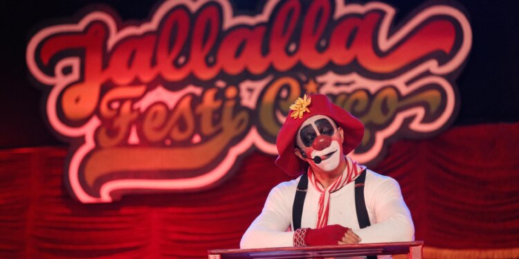JALLALLA FESTI CIRCO LLEGÓ A LA MULTICANCHA EN EL CORAZÓN DEL CERRO LA CRUZ