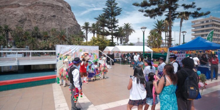 Arica encendió el verano con una jornada patrimonial llena de energía, carnaval y comunidad