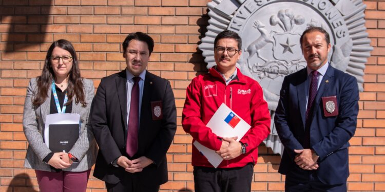 Director nacional de Junaeb denuncia en la PDI venta ilegal de sellos TNE 2026