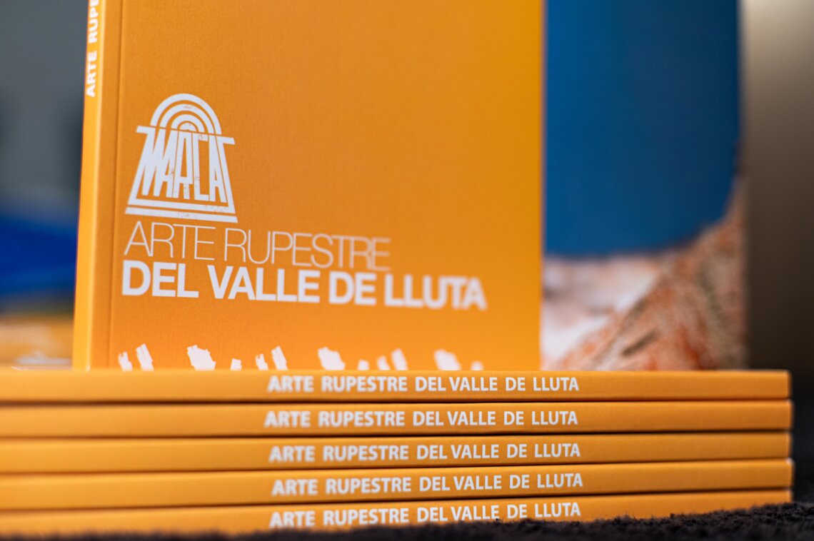 MARCAS: EL FOTOLIBRO ARIQUEÑO QUE BUSCA ACERCAR EL ARTE RUPESTRE MEDIANTE DIVERSOS LENGUAJES
