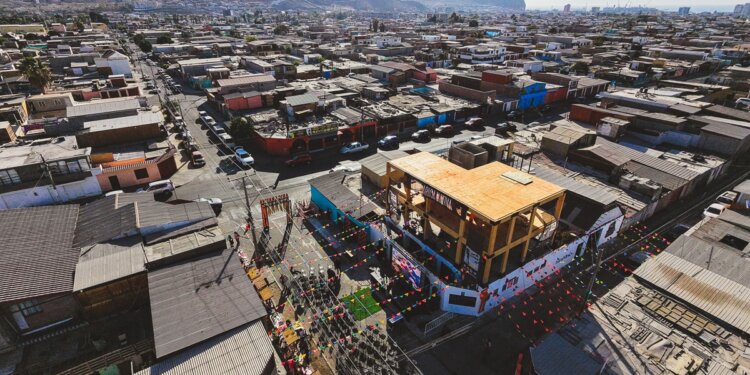 EL PRIMER ESPACIO REGENERATIVO DE ARICA SE INAUGURA CON UNA NOCHE DE COROS, CHARANGOS Y JAZZ PERUANO