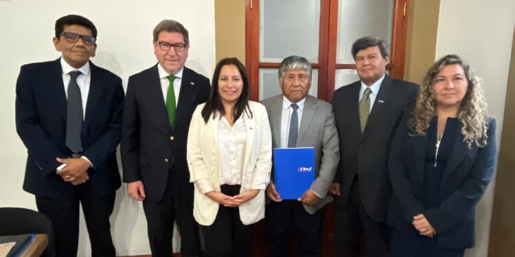 En reunión con ministro la CChC planteó necesidad de soluciones hídricas para consumo domiciliario
