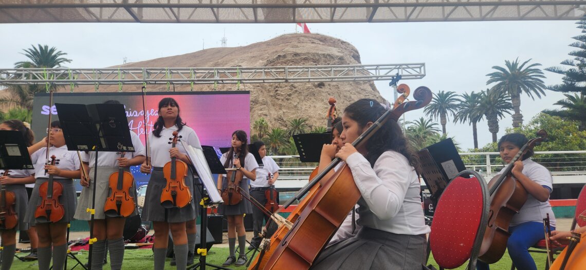 Masiva conmemoración de la Semana de la Educación Artística en el Parque Vicuña Mackenna