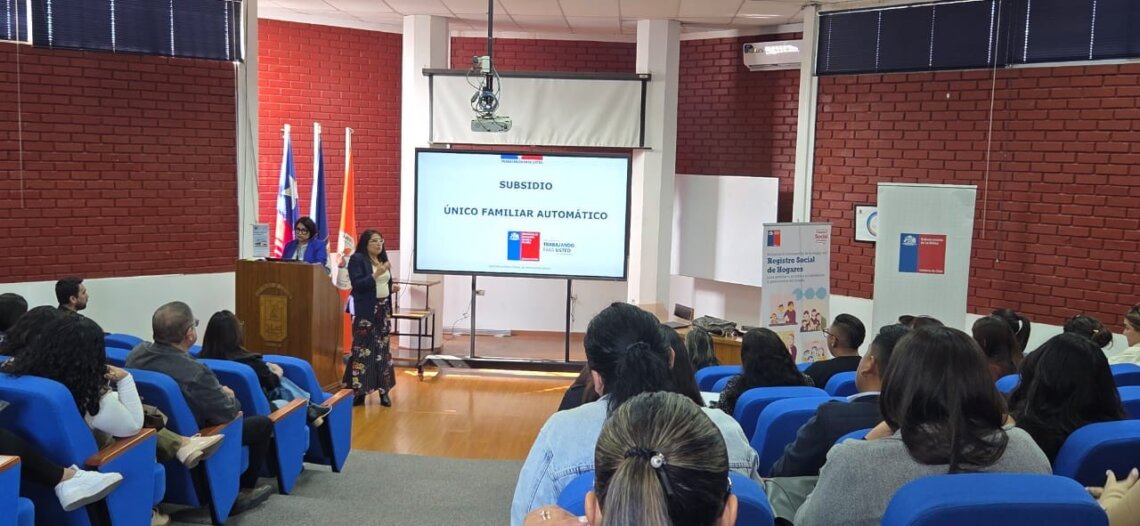 Seremi de Desarrollo Social y Familia fortaleci贸 conocimientos sobre beneficios sociales en instituciones que trabajan con la ni帽ez
