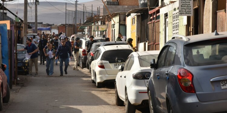 Gobierno inicia proceso de notificaci贸n en Cerro Chu帽o