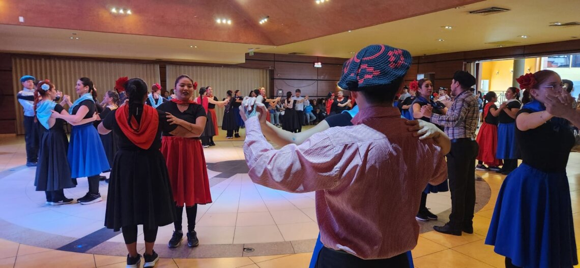 BAFONA dicta taller para más de 60 bailarines y músicos en Arica