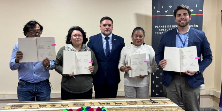 SERVICIO DEL PATRIMONIO JUNTO CON PUEBLOS IND脥GENAS Y AFRODESCENDIENTES FIRMAN EL PLAN DE REVITALIZACI脫N 2026-2028 DE ARICA Y PARINACOTA